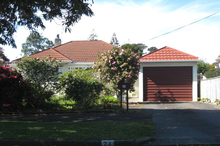 Photo of property in 24 Plympton Street, Brooklands, New Plymouth, 4310