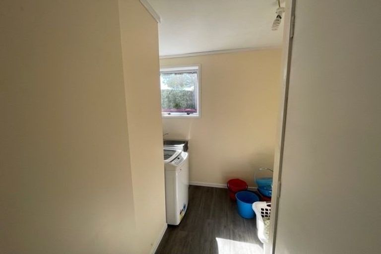 Photo of property in 143 Bradbury Road, Botany Downs, Auckland, 2010