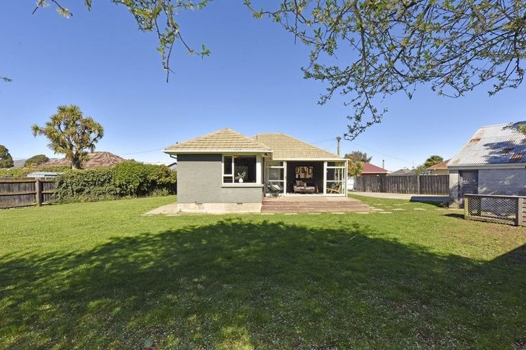 Photo of property in 21 Wildwood Avenue, Wainoni, Christchurch, 8061