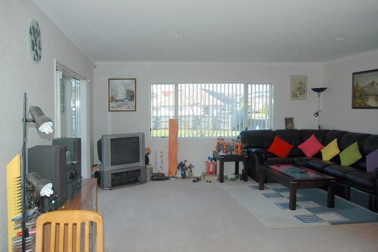 Photo of property in 192a Botany Road, Botany Downs, Auckland, 2010