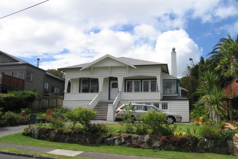 Photo of property in 37 Palmerston Road, Birkenhead, Auckland, 0626