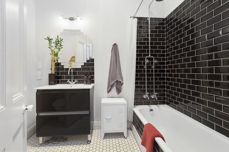 Photo of property in 42 Derwent Street, Island Bay, Wellington, 6023