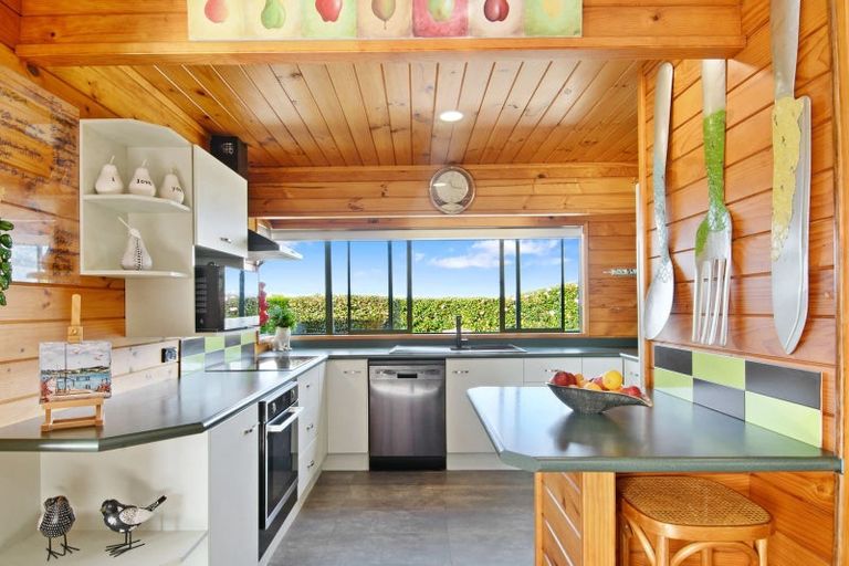 Photo of property in 49 Shelly Beach Road, Shelly Beach, Helensville, 0874