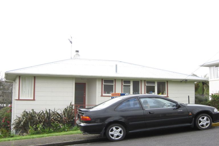 Photo of property in 18 Parsons Street, Vogeltown, New Plymouth, 4310