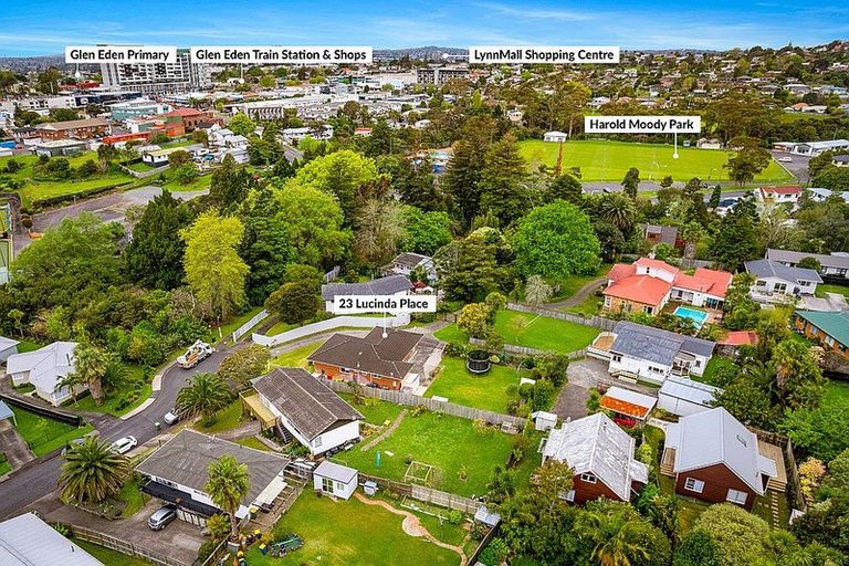 Photo of property in 23 Lucinda Place, Glen Eden, Auckland, 0602
