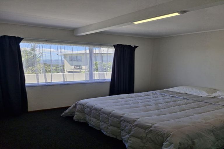 Photo of property in 64a Baylands Drive, Newlands, Wellington, 6037