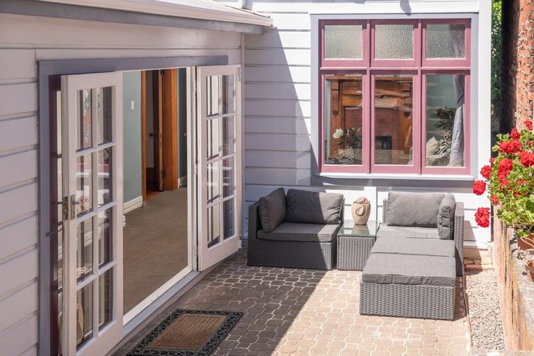 Photo of property in 10 Howard Street, Mount Cook, Wellington, 6021