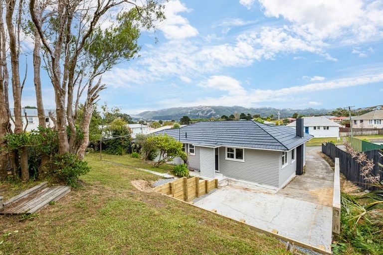 Photo of property in 40 Cornwall Crescent, Cannons Creek, Porirua, 5024
