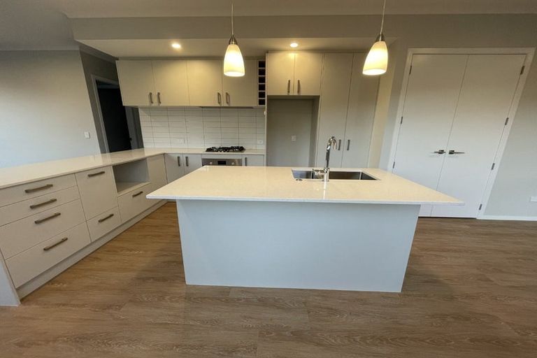 Photo of property in 24 Koreke Close, Kenepuru, Porirua, 5022