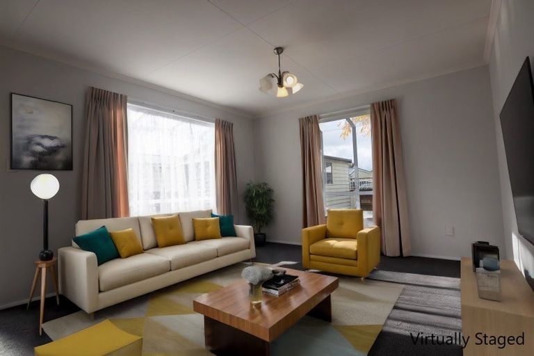 Photo of property in 19 Coromandel Court, Roslyn, Palmerston North, 4414