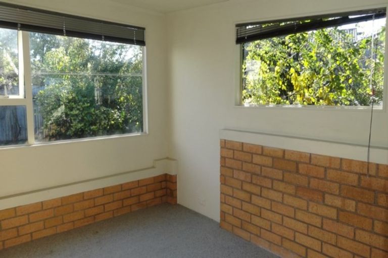 Photo of property in 1 Middlepark Road, Sockburn, Christchurch, 8042