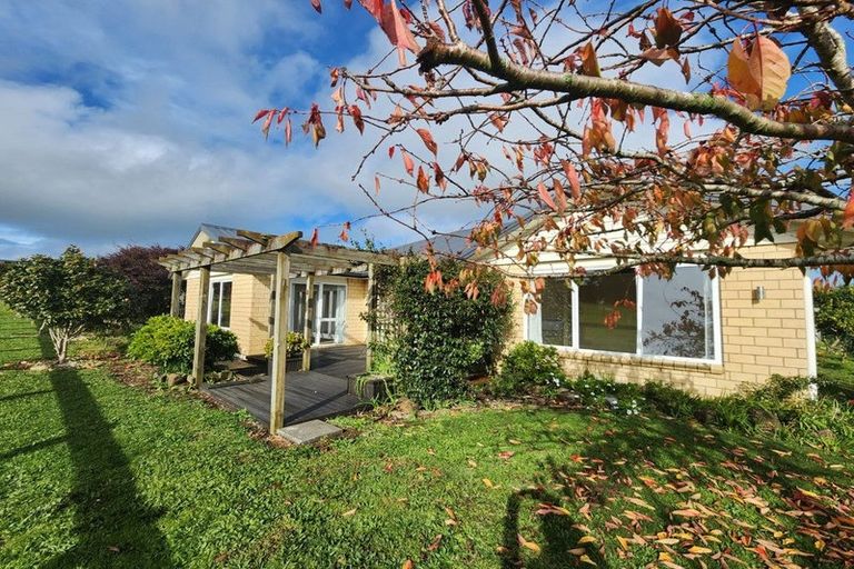 Photo of property in 84 Kidd Road, Waiuku, 2682
