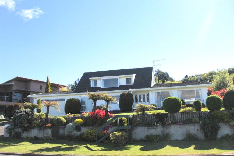 Photo of property in 16 Wakeman Road, Acacia Bay, Taupo, 3330