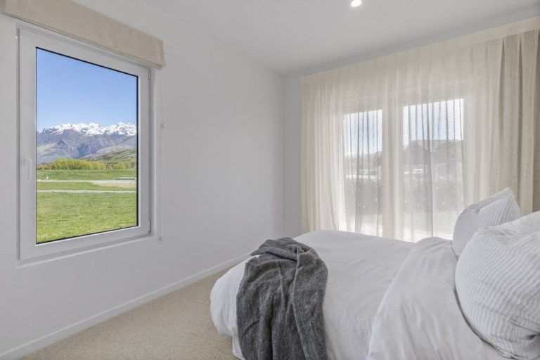 Photo of property in 22 Soudley Court, Jacks Point, Queenstown, 9371