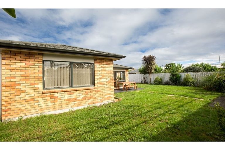 Photo of property in 53a Rathgar Road, Henderson, Auckland, 0610