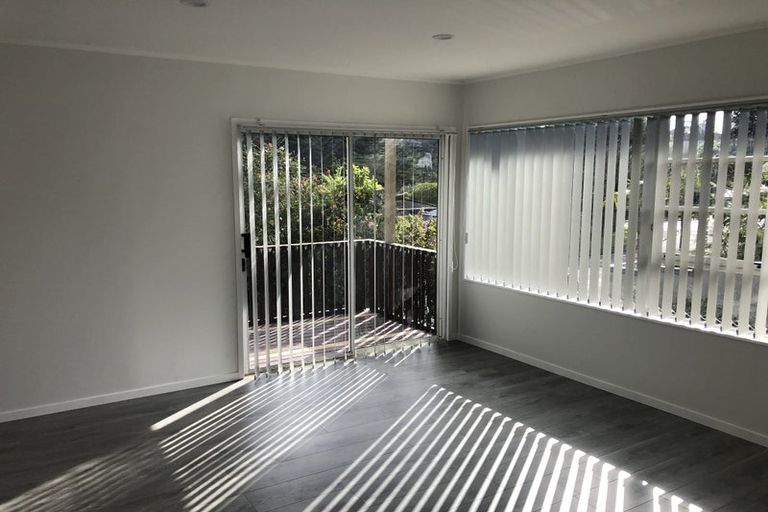 Photo of property in 1/127 Lynn Road, Bayview, Auckland, 0629