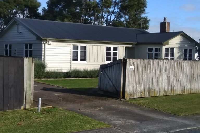 Photo of property in 21 Buchanan Road, Kingseat, Papakura, 2580