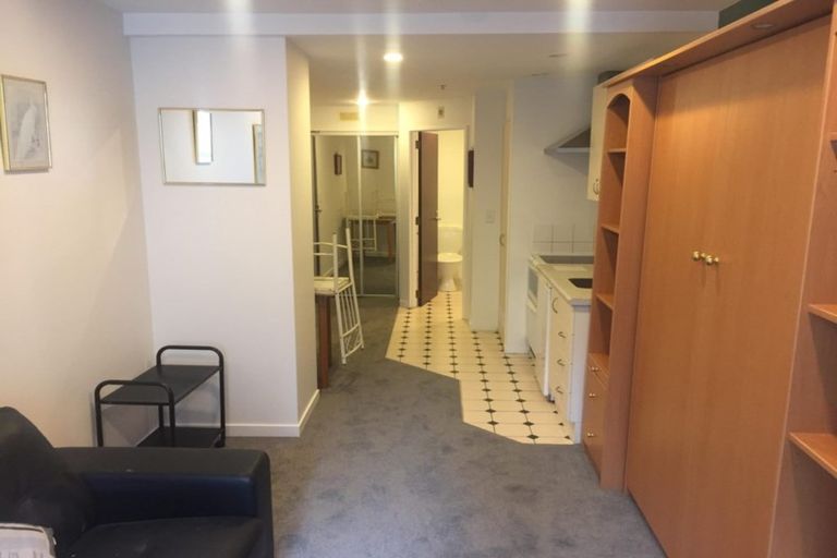 Photo of property in Terrace Heights Apartments, 4g/163 The Terrace, Wellington Central, Wellington, 6011