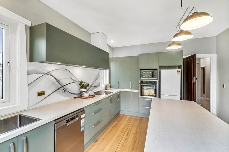 Photo of property in 166 Weston Road, St Albans, Christchurch, 8052