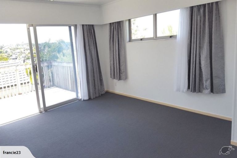 Photo of property in 1/62 Target Road, Totara Vale, Auckland, 0629