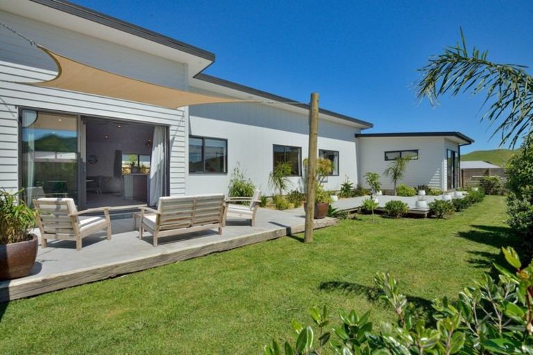 Photo of property in 28 Hamilton Drive, Wainui, Gisborne, 4010