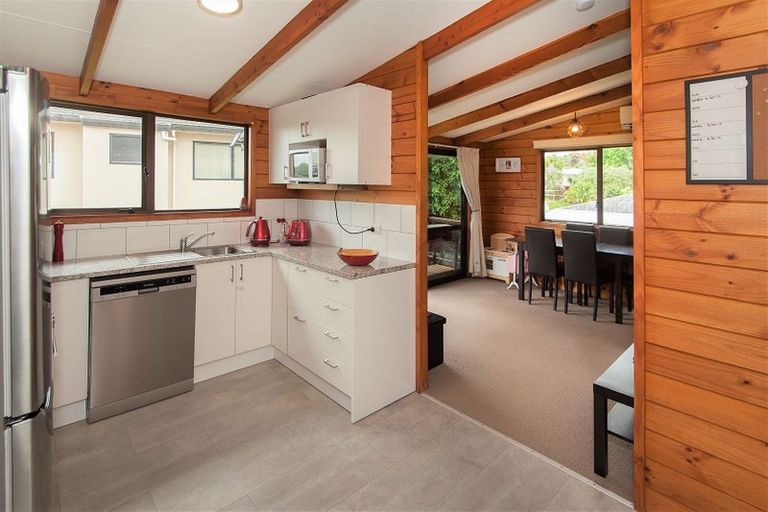 Photo of property in 15a Kereru Street, Henderson, Auckland, 0612