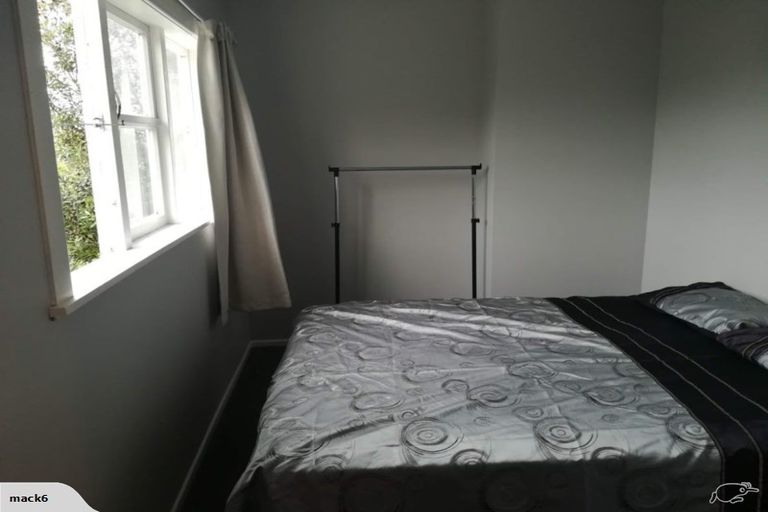 Photo of property in 82 Maupuia Road, Maupuia, Wellington, 6022