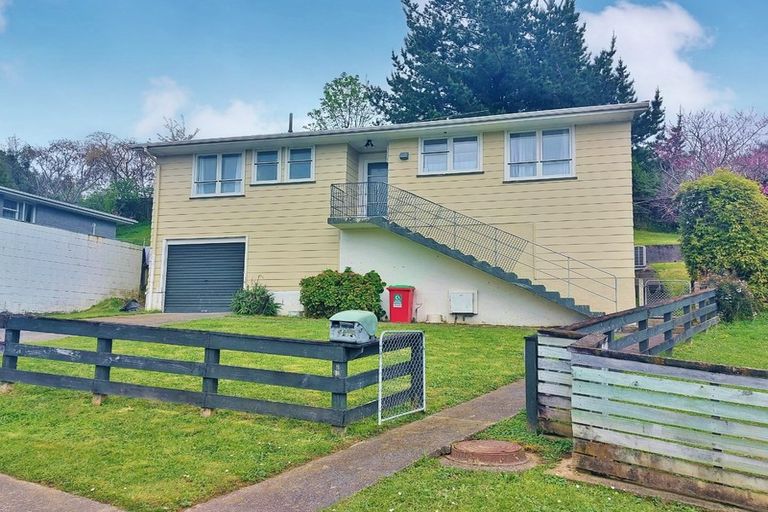 Photo of property in 54 Speargrass Grove, Timberlea, Upper Hutt, 5018