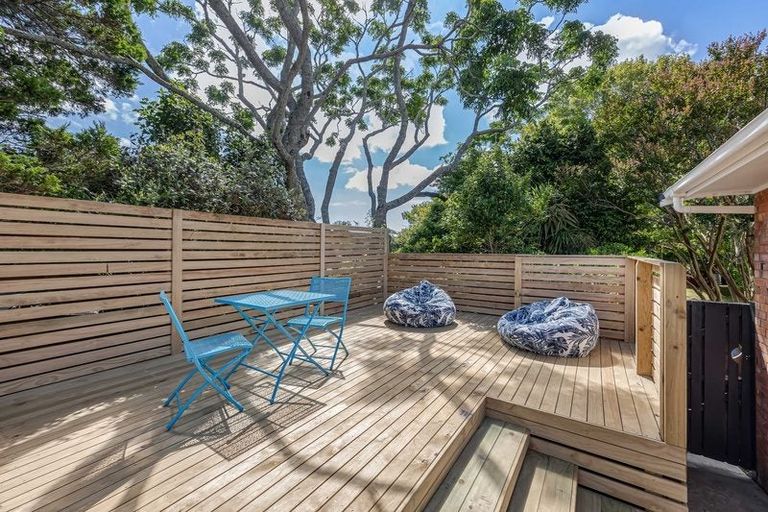 Photo of property in 2 Portadown Avenue, Pakuranga Heights, Auckland, 2010