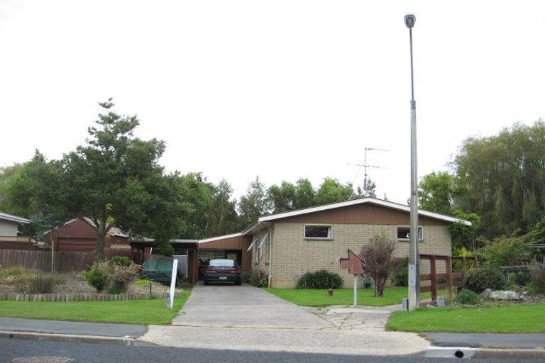 Photo of property in 27 Kinmont Crescent, Kinmont Park, Mosgiel, 9024