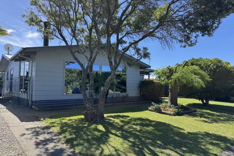 Photo of property in 38 Spriggs Crescent, Greenmeadows, Napier, 4112