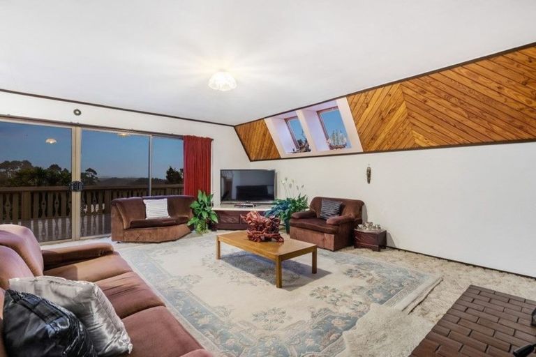 Photo of property in 4 Puketaha Road, Swanson, Auckland, 0816