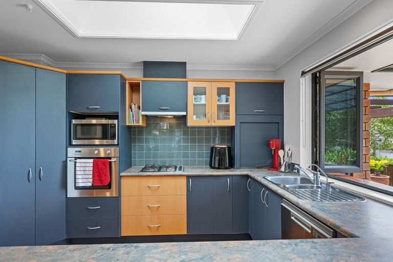 Photo of property in 59a Lonely Road, Fairview Heights, Auckland, 0632