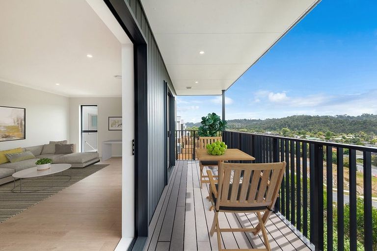 Photo of property in 4/1 Parapara Place, Albany, 0632