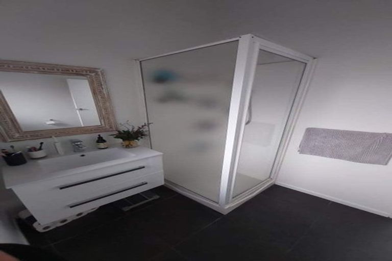 Photo of property in 24 Bedford Street, Northland, Wellington, 6012