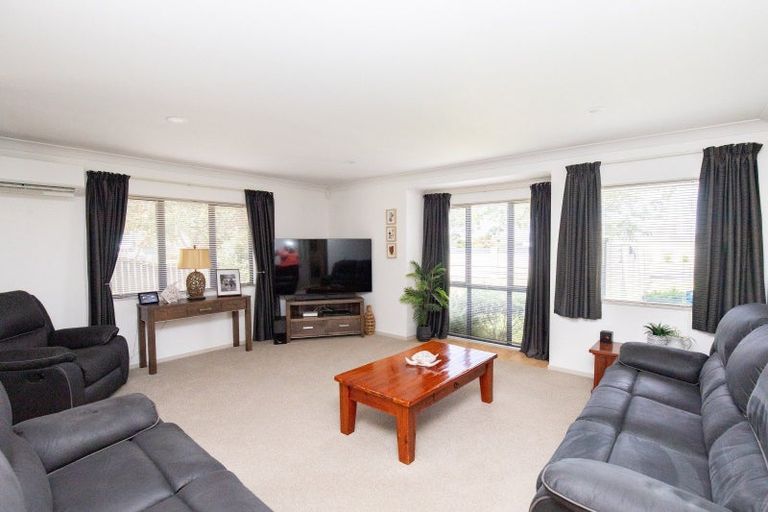 Photo of property in 1 Harris Place, Ngatea, 3503