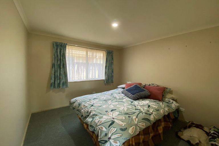 Photo of property in 1 Gardenia Close, Melville, Hamilton, 3206