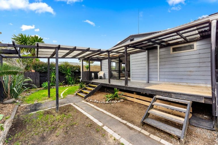 Photo of property in 4 Rere Place, Parakai, 0830