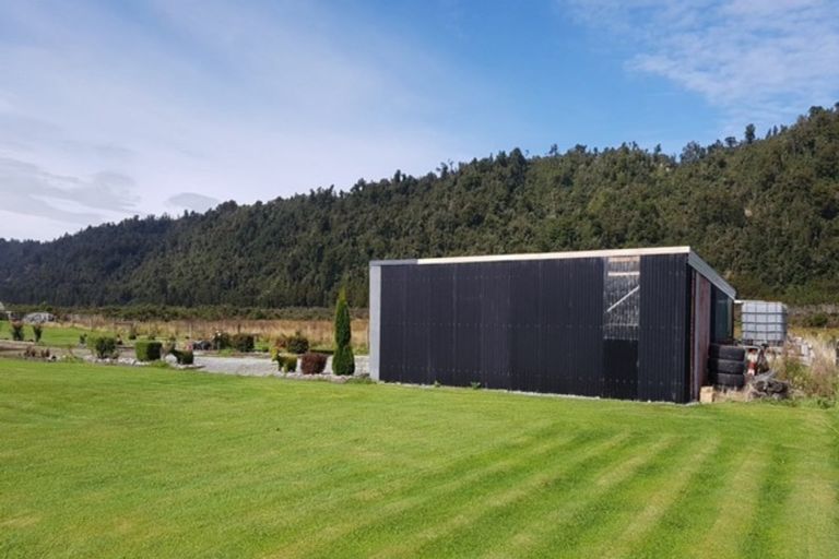 Photo of property in 751 La Fontaine Road, Harihari, 7884