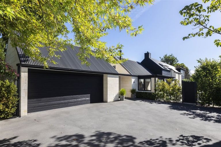 Photo of property in 15b Waiwetu Street, Fendalton, Christchurch, 8052