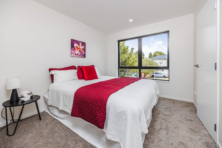Photo of property in 2/85 Jaemont Avenue, Te Atatu South, Auckland, 0610