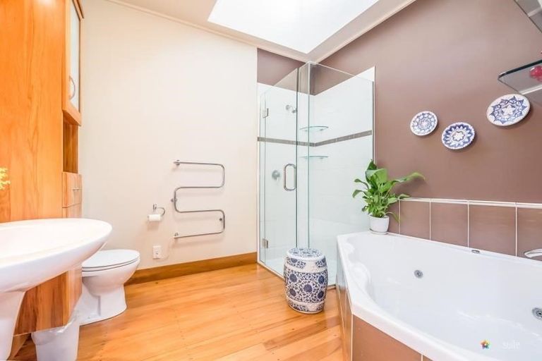 Photo of property in 33 Puriri Street, Woburn, Lower Hutt, 5010