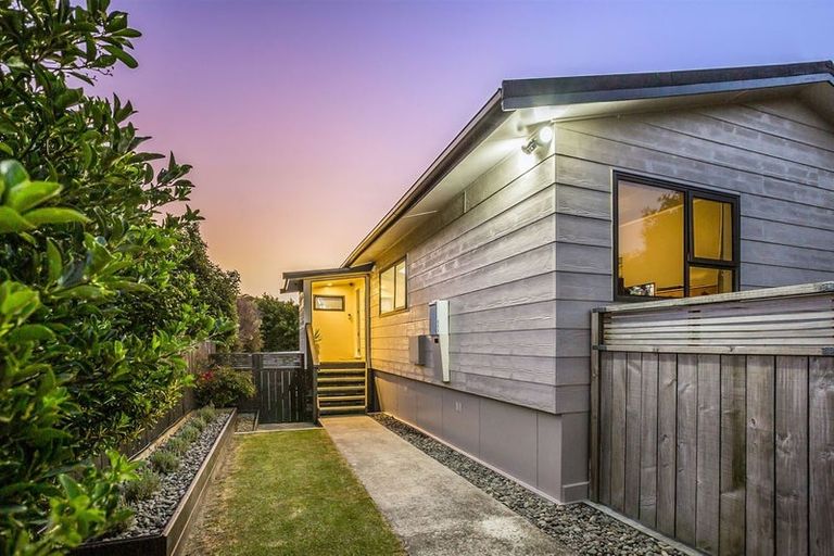 Photo of property in 1 Azimuth Place, Whitby, Porirua, 5024