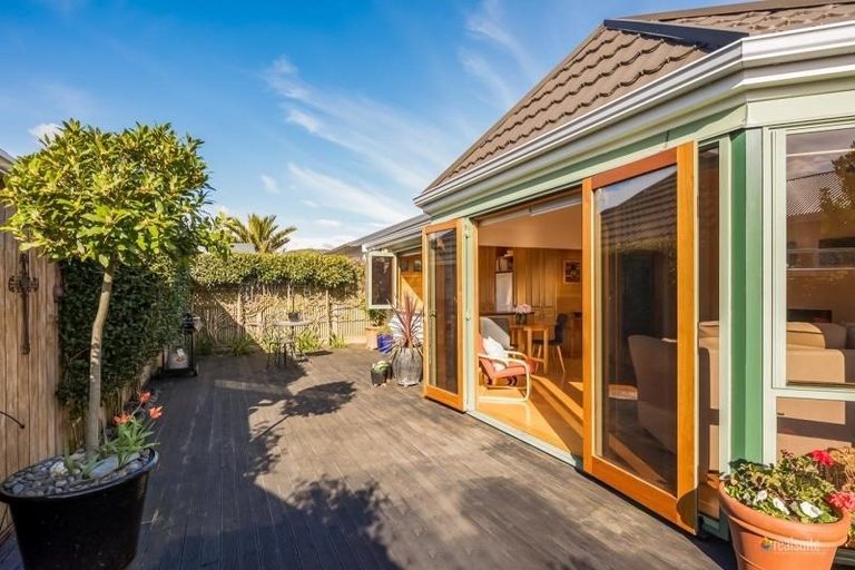 Photo of property in 33 Puriri Street, Woburn, Lower Hutt, 5010