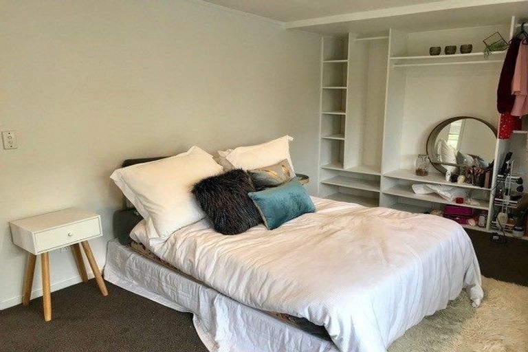 Photo of property in 17 Crispe Road, Clarks Beach, 2122