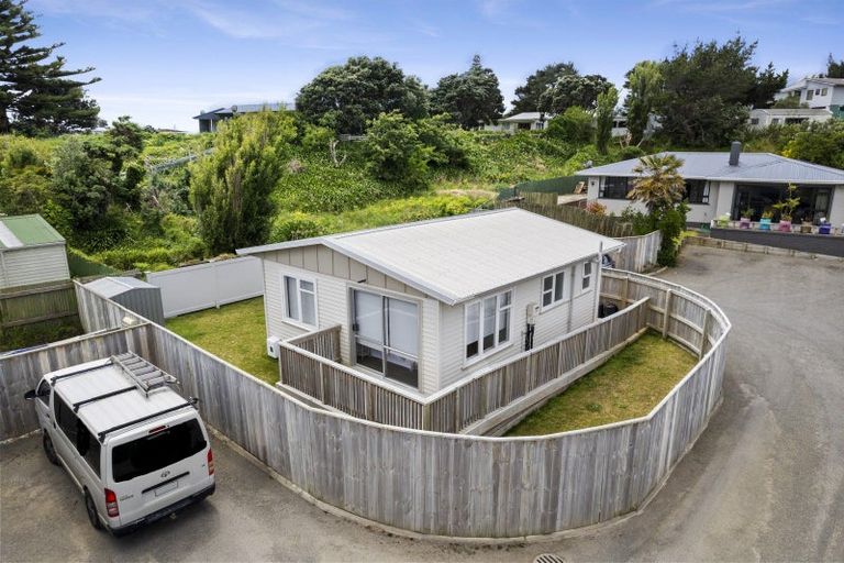 Photo of property in 74b Cornfoot Street, Castlecliff, Whanganui, 4501