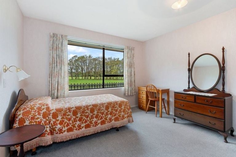 Photo of property in 9 Pyatt Place, Redwood, Christchurch, 8051