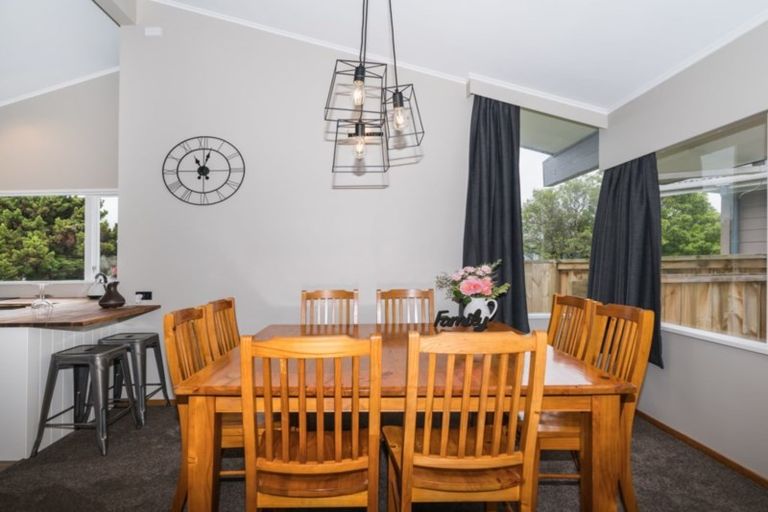 Photo of property in 6 Kapiti Place, Awapuni, Palmerston North, 4412