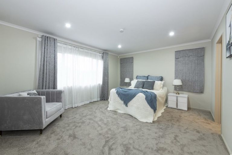 Photo of property in 100 Wayne Francis Drive, Flat Bush, Auckland, 2016