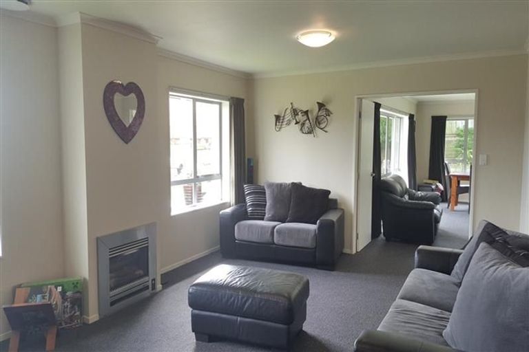 Photo of property in 33 Masefield Terrace, Kelvin Grove, Palmerston North, 4414